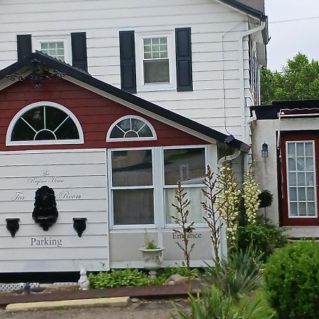 Moosic The Guest House At The Regina House Tea Room מראה חיצוני תמונה